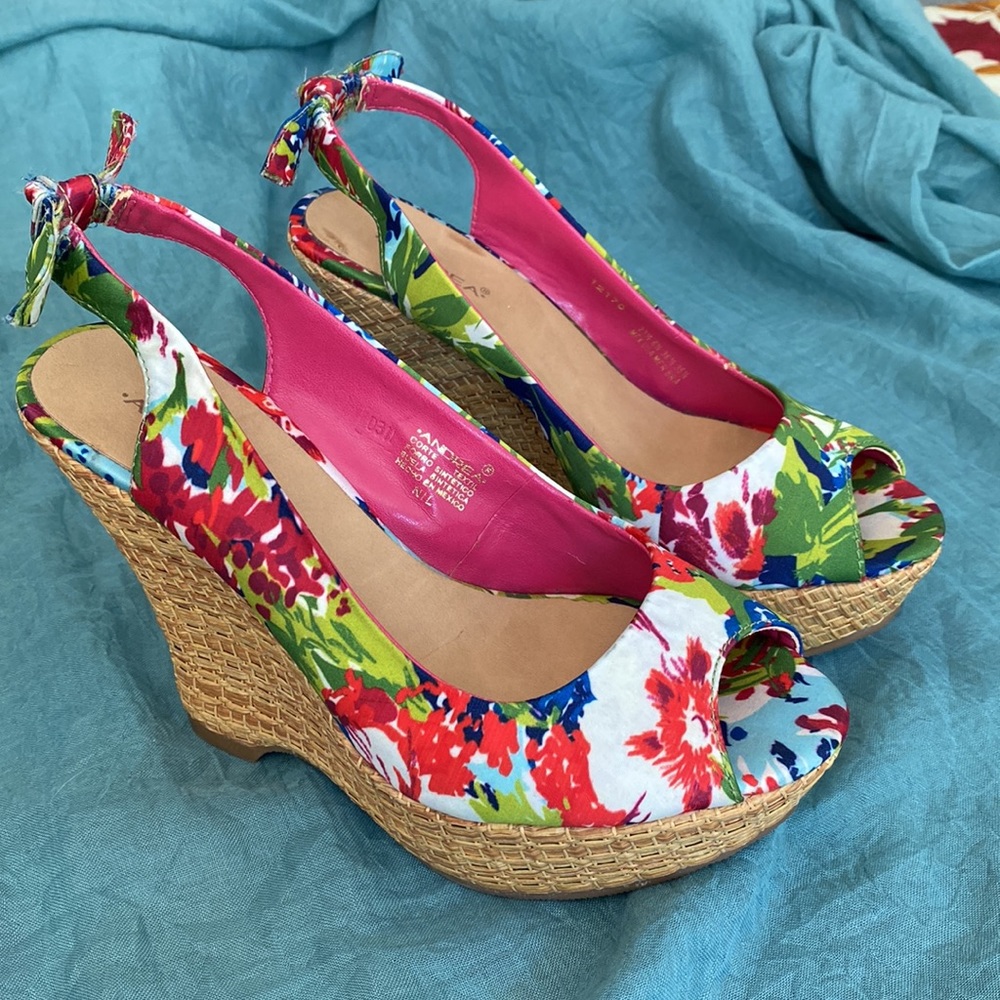 Andrea Floral Platform Slingback Wedge Size 6 1/2
